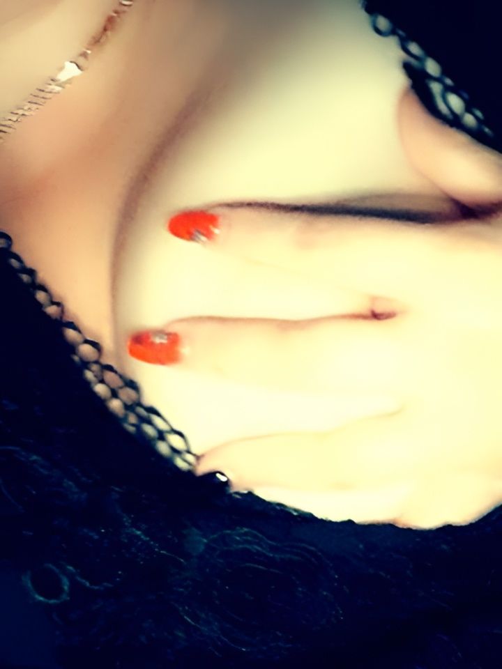 Агнесса привлекальеная девушка из Ейска цена от 5000 руб