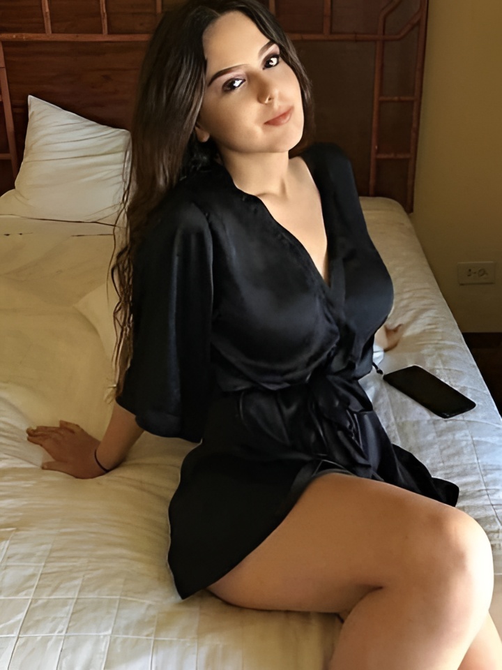 Полина привлекальеная девушка из Ейска цена от 2000 руб