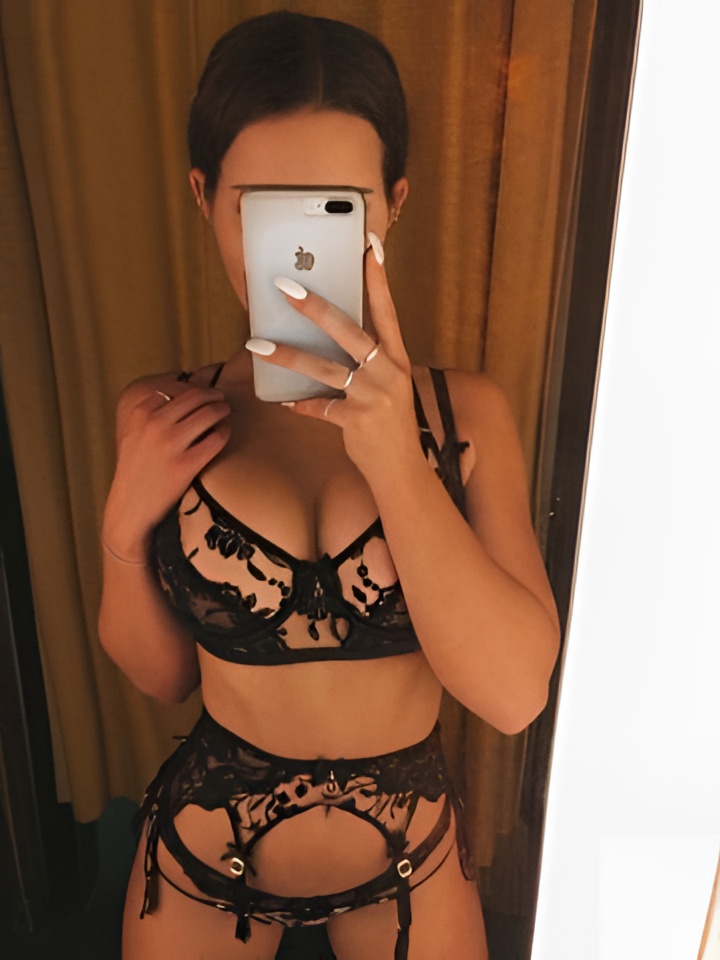 Сабина привлекальеная девушка из Ейска цена от 3000 руб