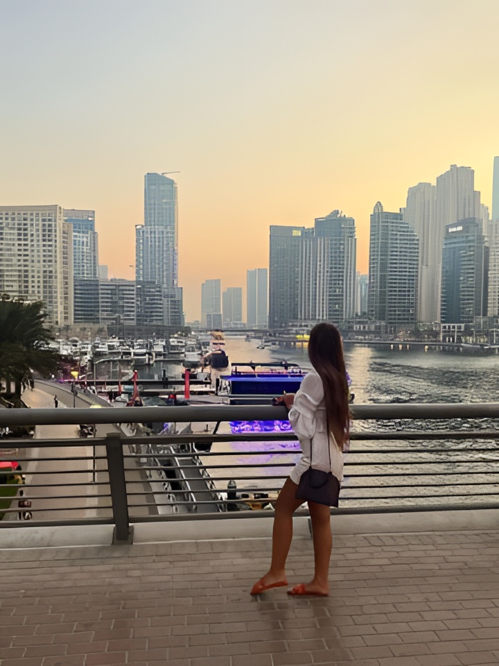 Сарра привлекальеная девушка из Ейска цена от 4000 руб