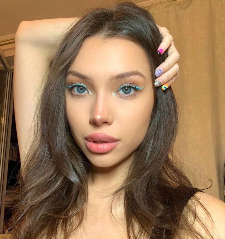 Ольга привлекальеная девушка из Ейска цена от 6000 руб