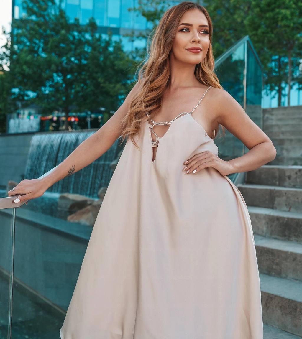 Николь привлекальеная девушка из Ейска цена от 3000 руб