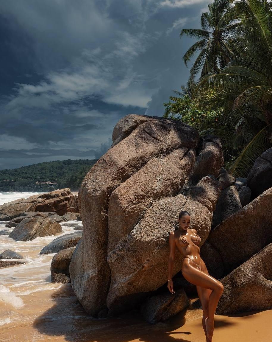 Марьяна привлекальеная девушка из Ейска цена от 7000 руб