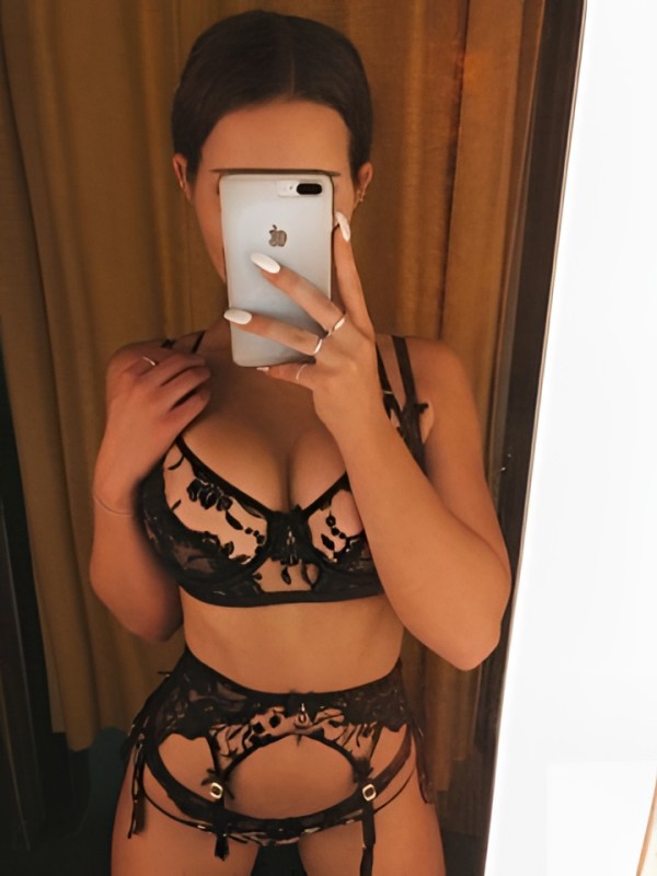 Сабина привлекательная девушка из Ейска цена от 3000 руб