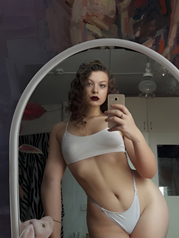 Снежана привлекательная девушка из Ейска цена от 4000 руб