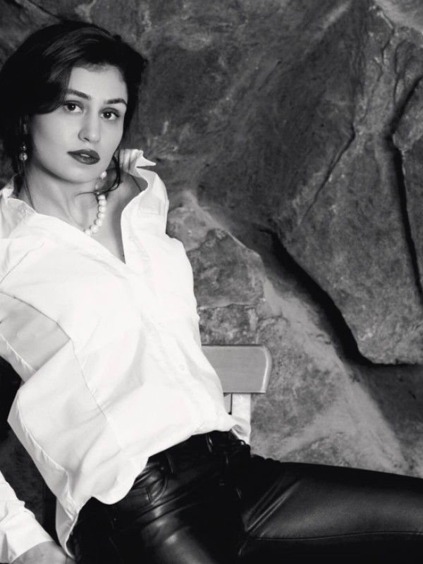 Оленька привлекательная девушка из Ейска цена от 3500 руб