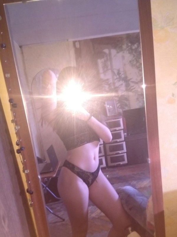 Инга привлекательная девушка из Ейска цена от 3500 руб