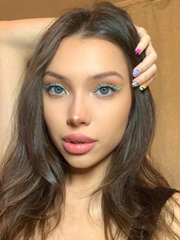 Ольга привлекательная девушка из Ейска цена от 6000 руб