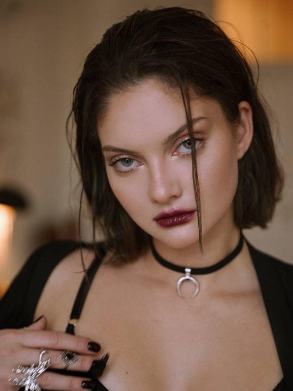 Эллочка привлекательная девушка из Ейска цена от 5000 руб